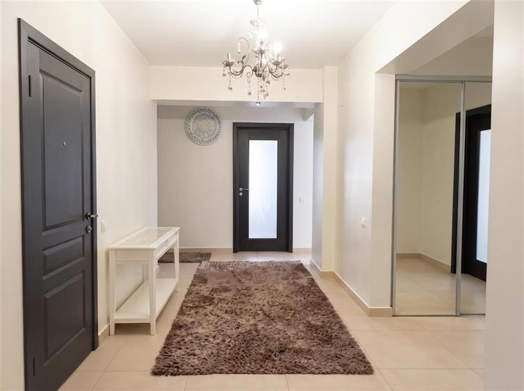 Apartament cu 3 camere decomandat în Burdujeni