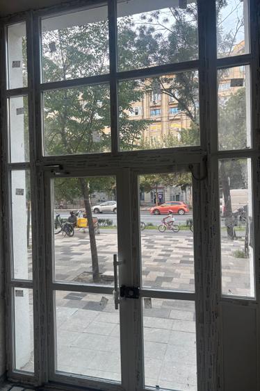 Apartament cu 3 camere în Decebal