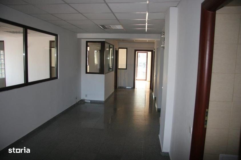 Spațiu comercial, de 800 mp, în Domenii