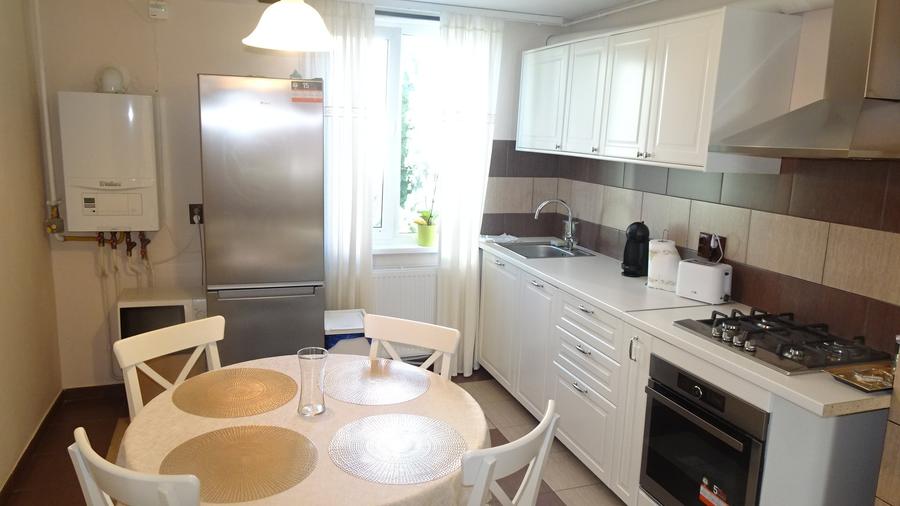 Apartament cu 4 camere decomandat în Kogălniceanu