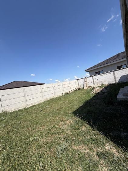 Casă cu 4 camere în Sântandrei
