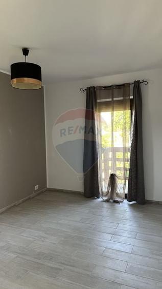 Casă individuală cu 4 camere cu Teren 622 Mp în Girov