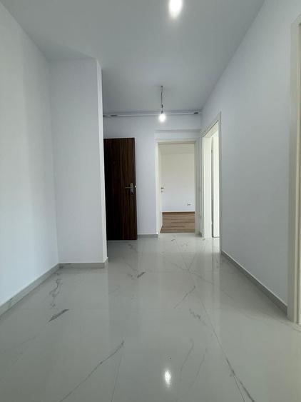Apartament cu 2 camere decomandat în Tractorul — fotografia 1