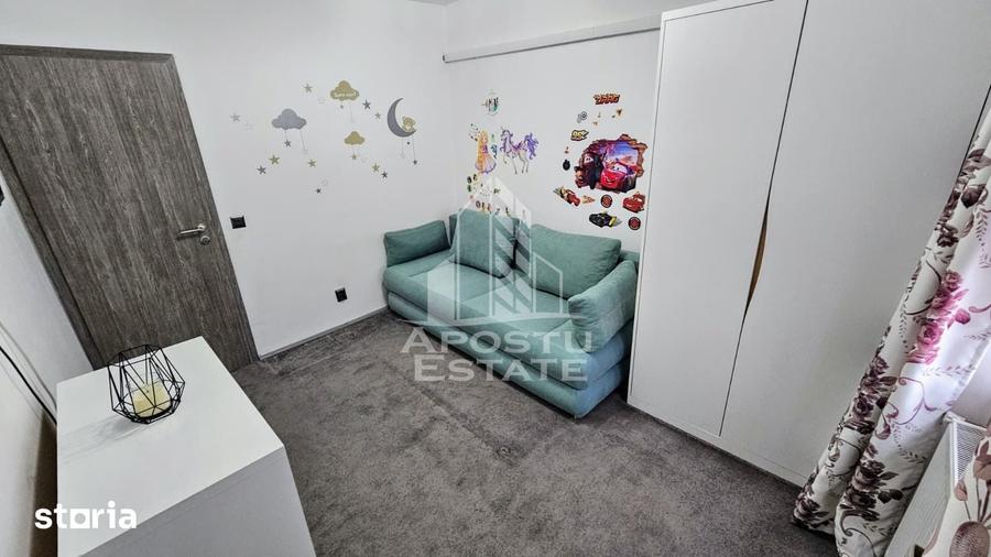 Apartament cu 3 camere decomandat în Lipovei