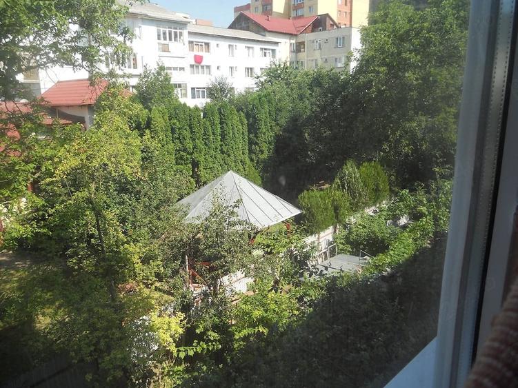 Apartament cu 2 camere decomandat în Mărăței