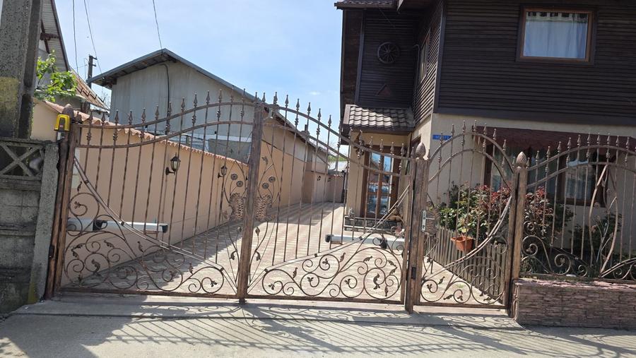 Casă cu 4 camere în Central