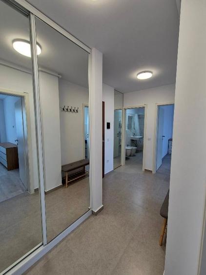 Apartament cu 2 camere decomandat, mobilat în Tractorul
