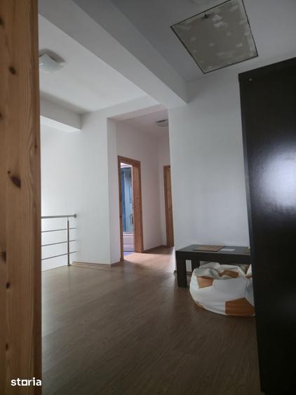 Casă cu 5 camere cu Teren 990 Mp în Ghercești