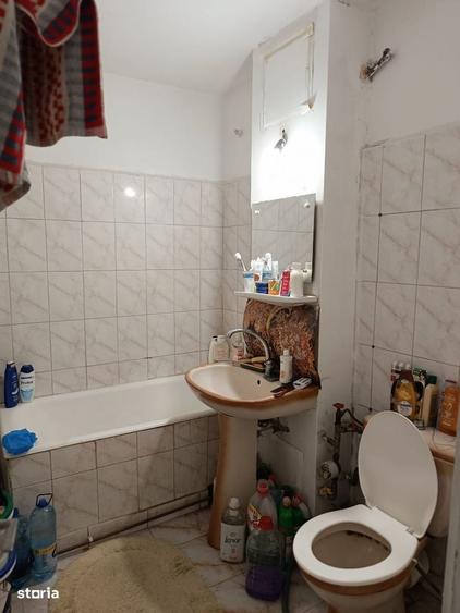 Apartament cu 2 camere decomandat în Sărari