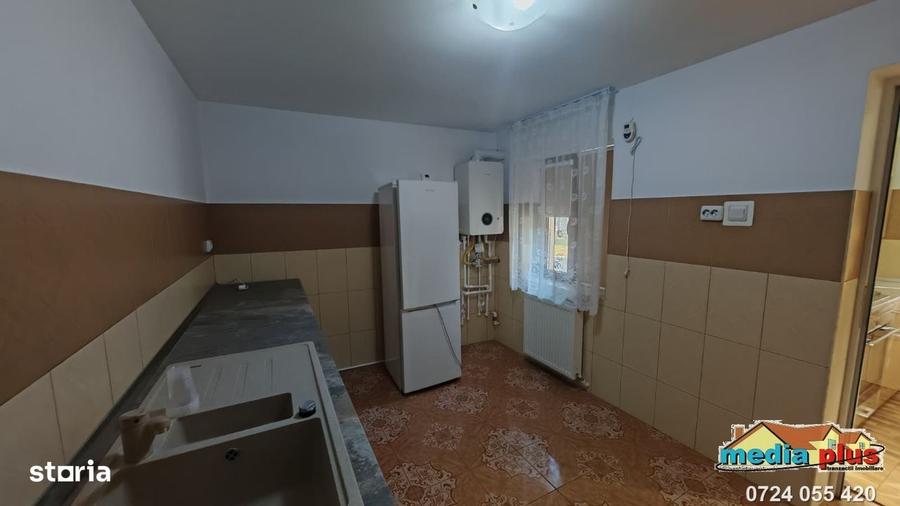 Casă cu 4 camere cu Teren 686 Mp în Piața Centrală