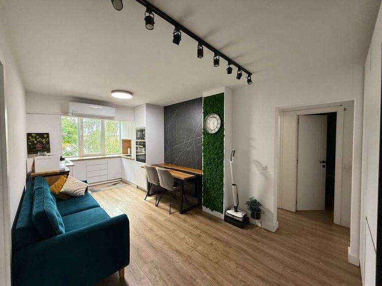 Apartament cu 2 camere decomandat în Central