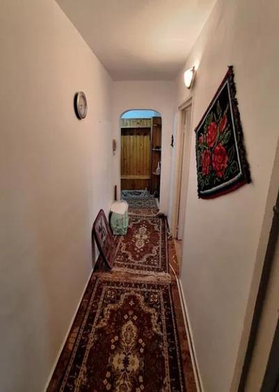 Apartament cu 3 camere decomandat în Astra