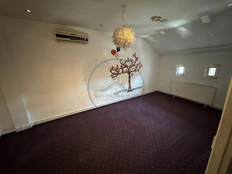 Spațiu comercial, de 1,000 mp, în Central