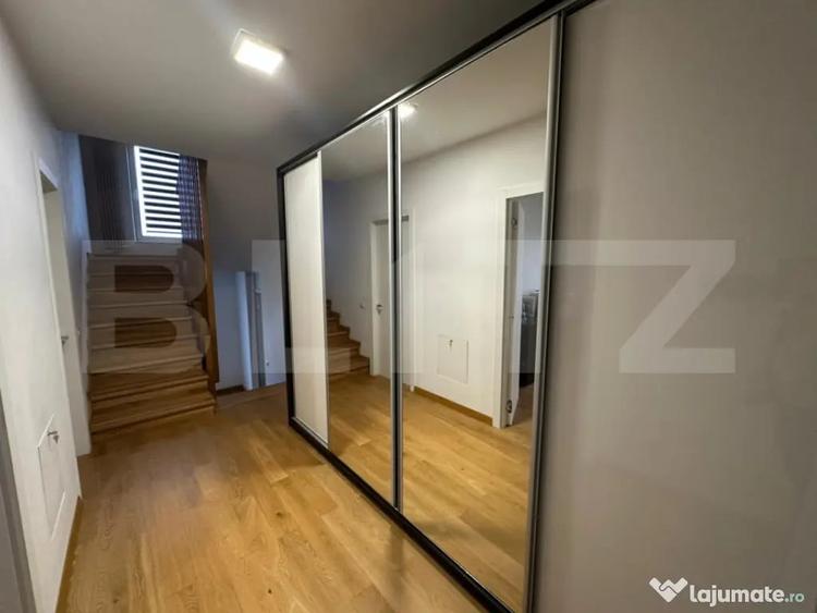 Casă cu 7 camere cu Teren 163 Mp în Lucian Blaga