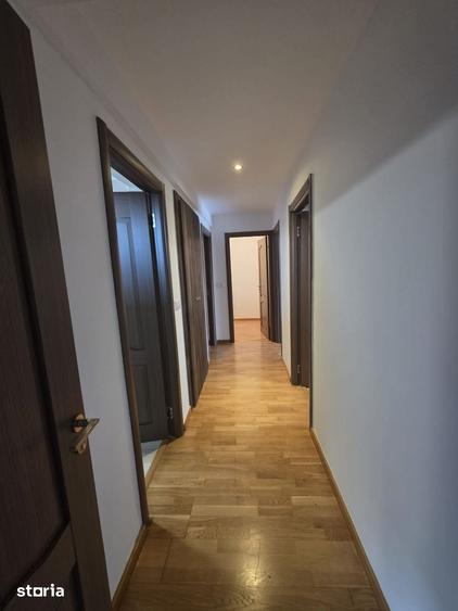 Apartament cu 4 camere în Băneasa