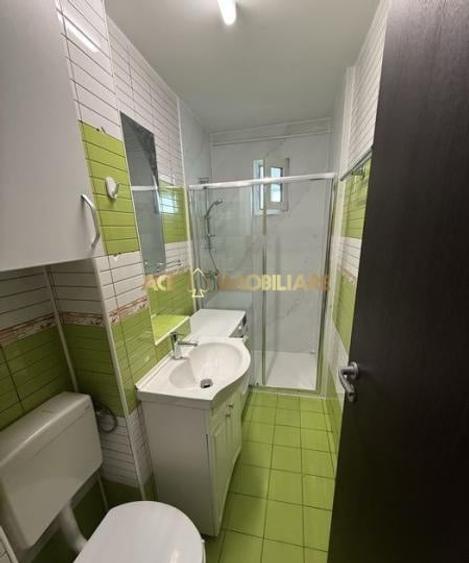 Garsonieră decomandată, mobilată în Baba Novac