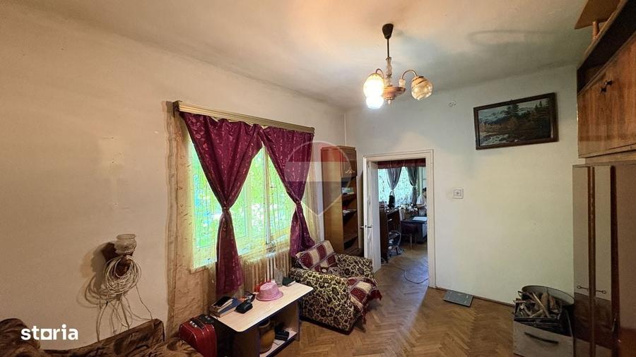 Casă cu 4 camere în Central