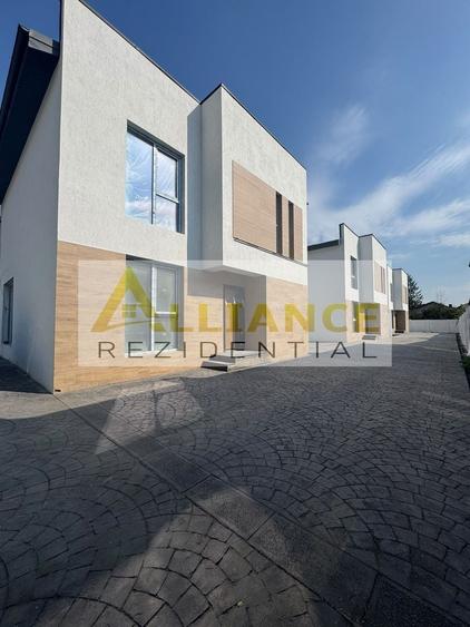Casă individuală cu 5 camere decomandat cu Canalizare în Central