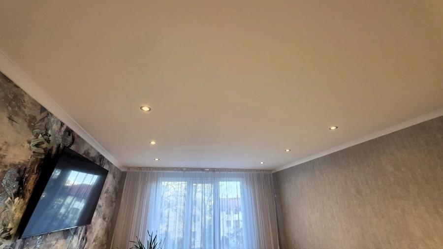 Apartament cu 3 camere semidecomandat în Tătărași