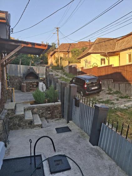 Casă cu 2 camere cu Teren 173 Mp în Central