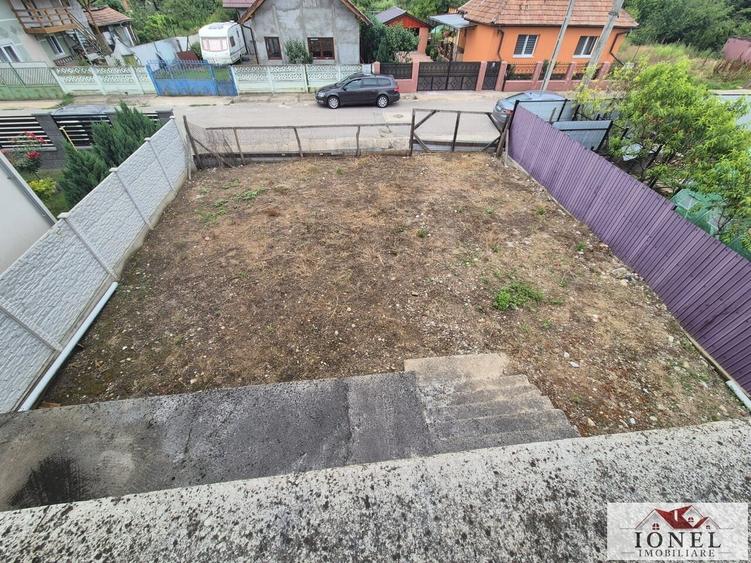 Casă individuală cu 4 camere cu Canalizare în Stremț