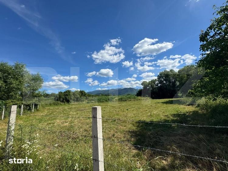 Teren de 2281 mp, în Râu de Mori