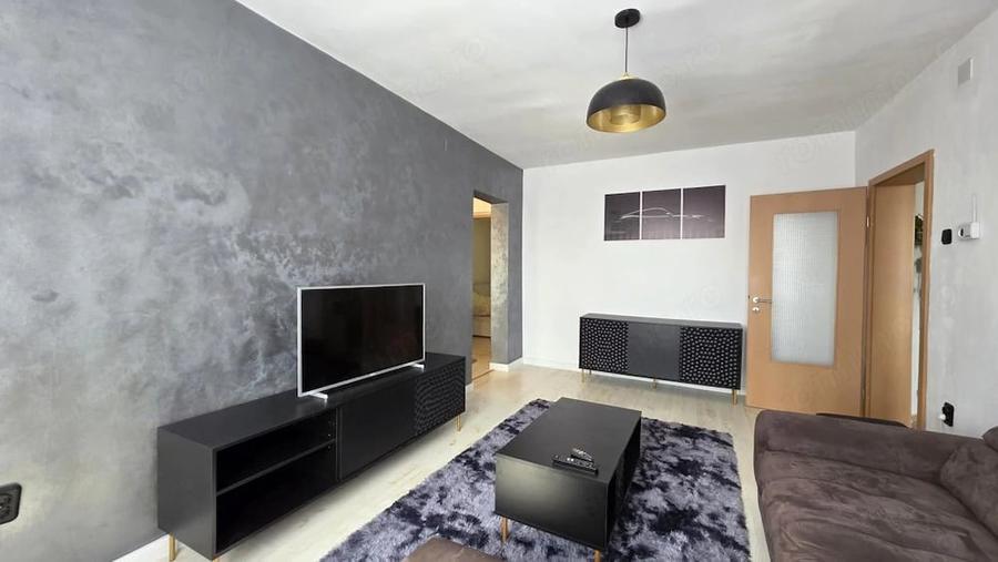 Apartament cu 3 camere semidecomandat în Circumvalațiunii