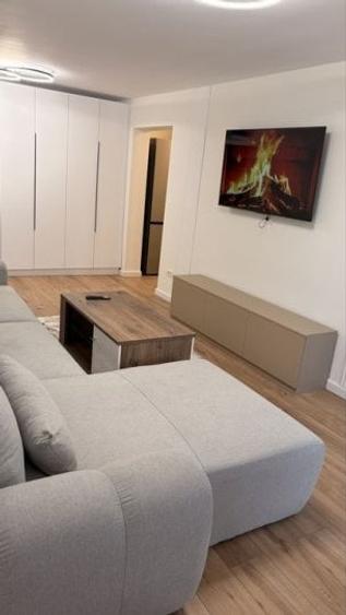 Apartament cu 3 camere decomandat, mobilat în Berceni