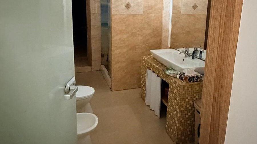 Casă individuală cu 8 camere cu Canalizare în Diosig