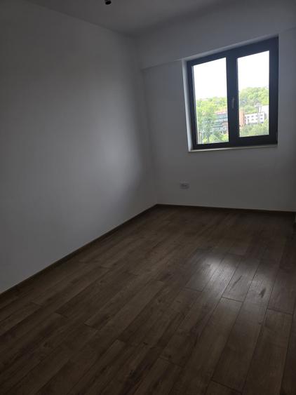 Apartament cu 2 camere semidecomandat în Bucium