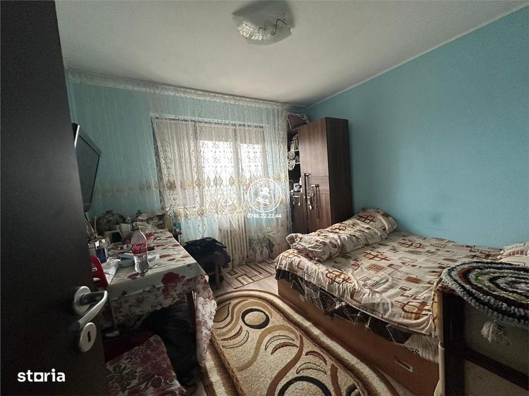 Apartament cu 3 camere decomandat în Albești