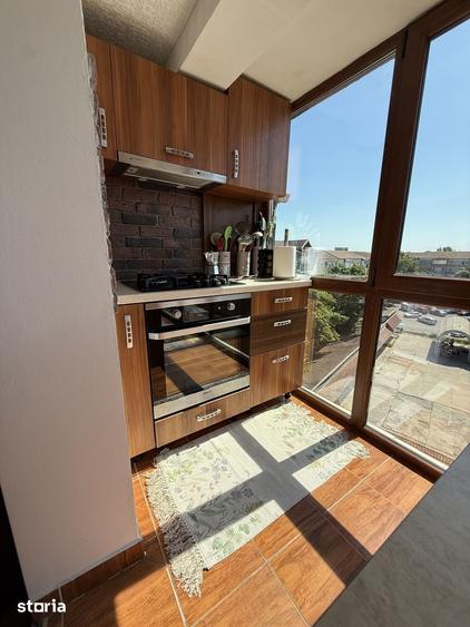 Apartament cu 3 camere decomandat în Soarelui