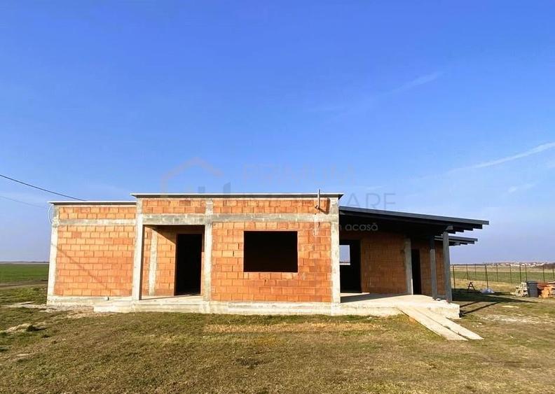 Casă individuală cu 4 camere cu Teren 533 Mp în Sânmihaiu Român
