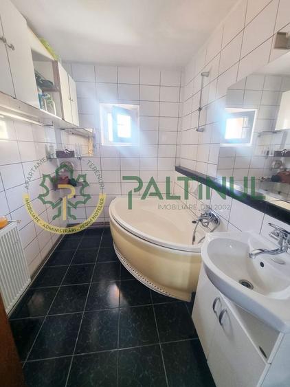 Apartament cu 3 camere decomandat, mobilat în Terezian
