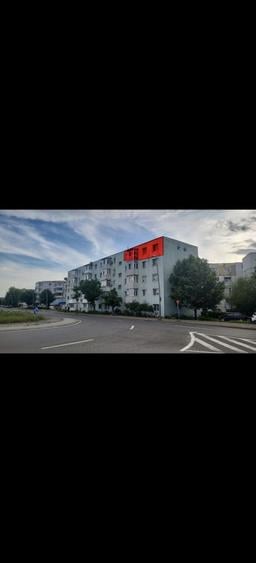 Apartament cu 3 camere semidecomandat în Milcov