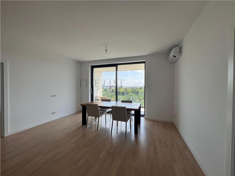 Apartament cu 3 camere decomandat în Băneasa