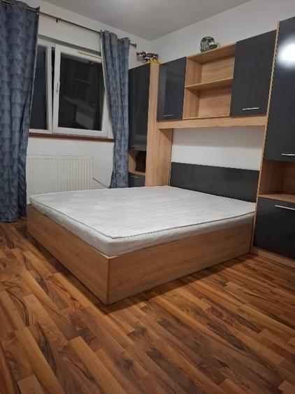 Apartament cu 3 camere decomandat, mobilat în Central