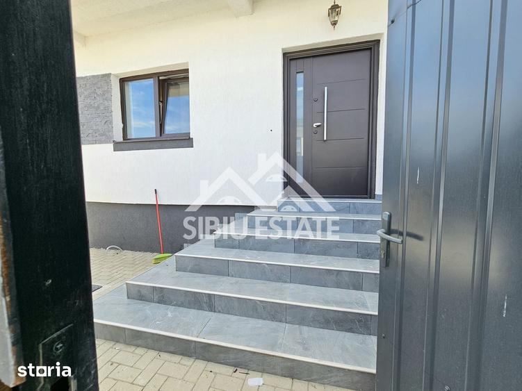 Casă cu 4 camere cu Teren 220 Mp în Central