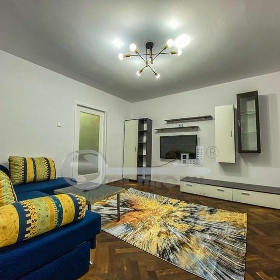 Apartament cu 3 camere decomandat în Arcu