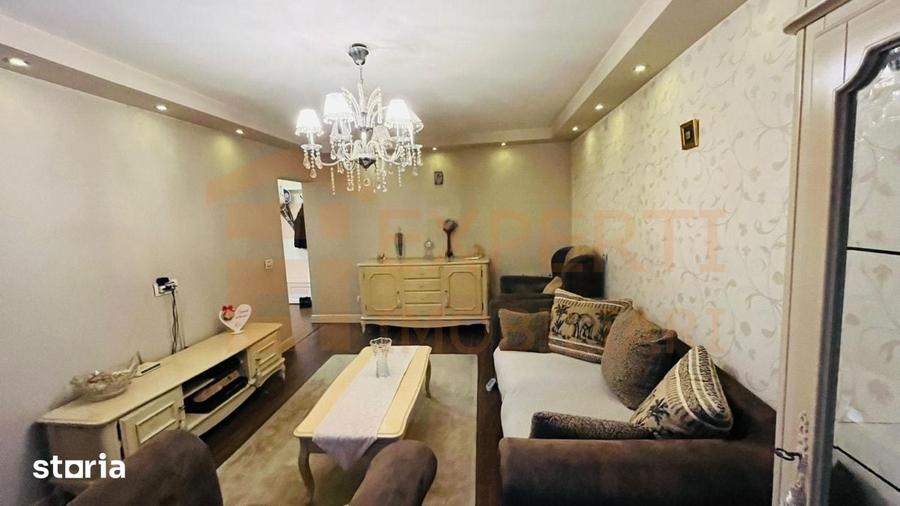 Apartament cu 3 camere în Tomis III