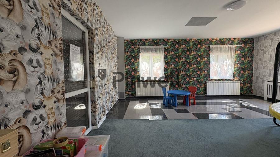 Casă individuală cu 8 camere cu Canalizare în Nord