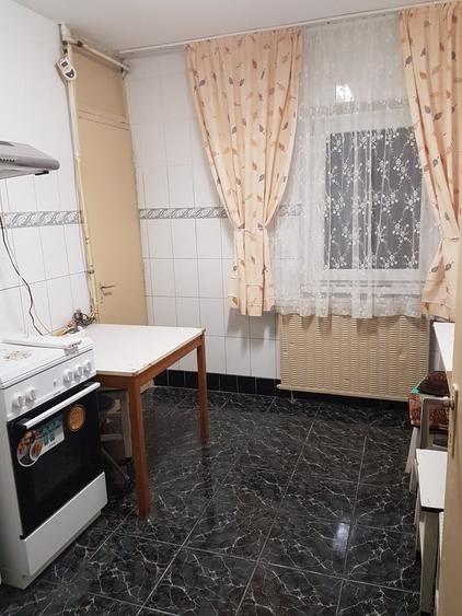 Apartament cu 2 camere semidecomandat în Lacul Tei