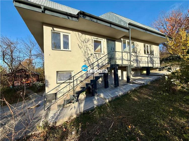 Casă cu 3 camere cu Teren 800 Mp în Curături
