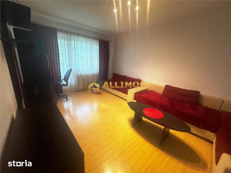 Apartament cu 2 camere decomandat în Republicii