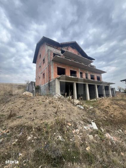 Casă cu 1 camere cu Teren 771 Mp în Central