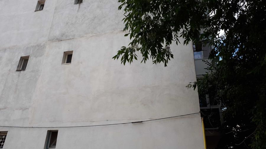 Apartament cu 3 camere semidecomandat în Bălcescu