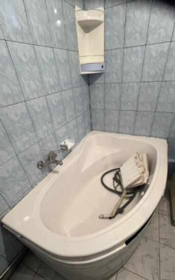 Apartament cu 4 camere decomandat în Astra