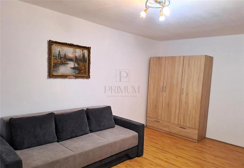 Apartament cu 3 camere decomandat în Steaua