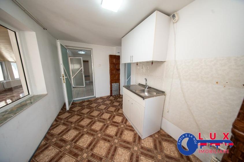 Casă cu 2 camere cu Teren 295 Mp în Babadag