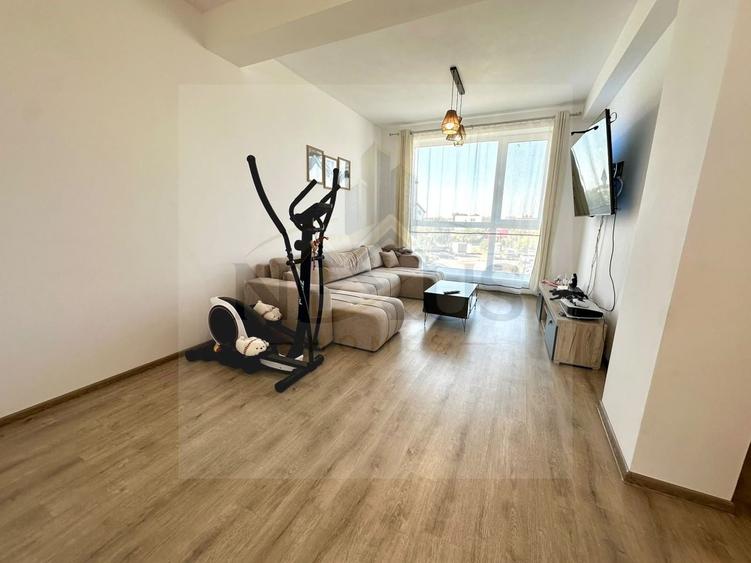 Apartament cu 2 camere semidecomandat, mobilat în Sud